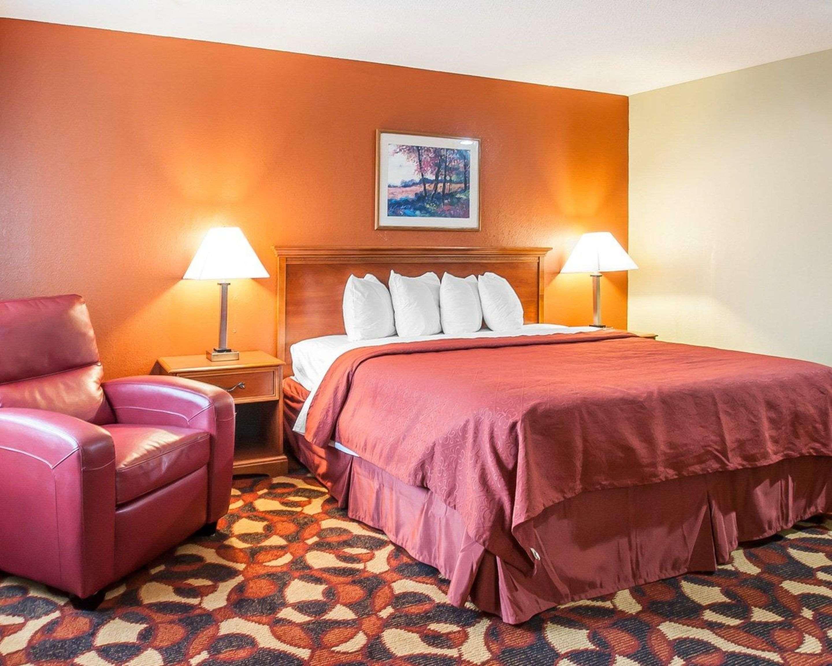 Quality Inn & Suites Kansas City I-435N Near Sports Complex Eksteriør bilde