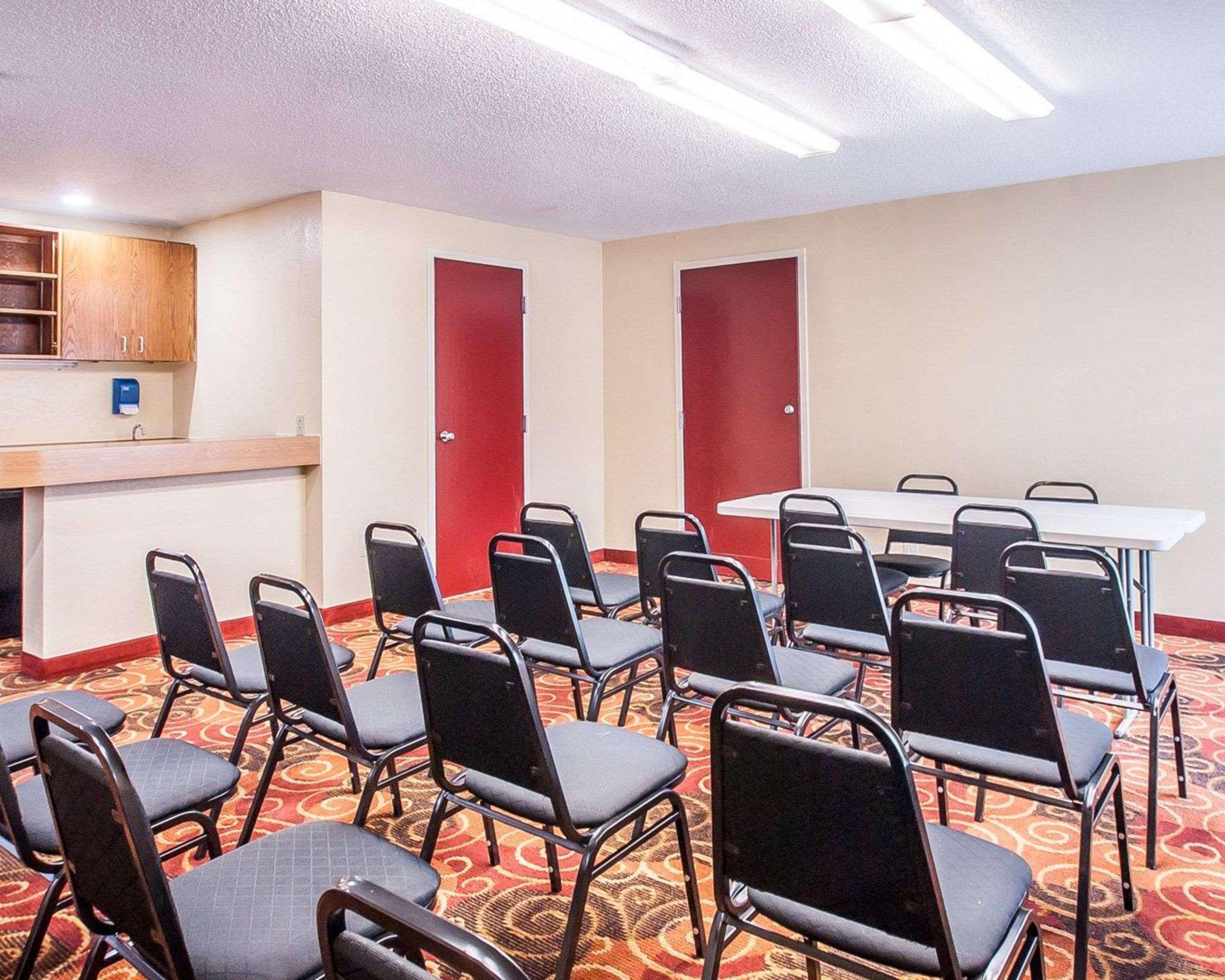 Quality Inn & Suites Kansas City I-435N Near Sports Complex Eksteriør bilde