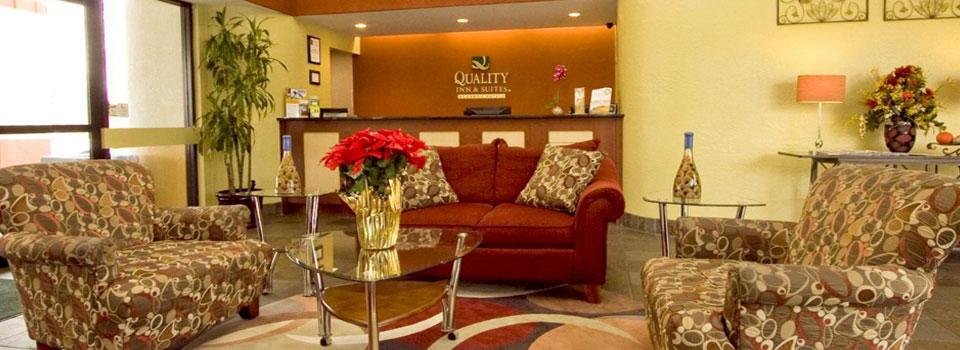 Quality Inn & Suites Kansas City I-435N Near Sports Complex Eksteriør bilde