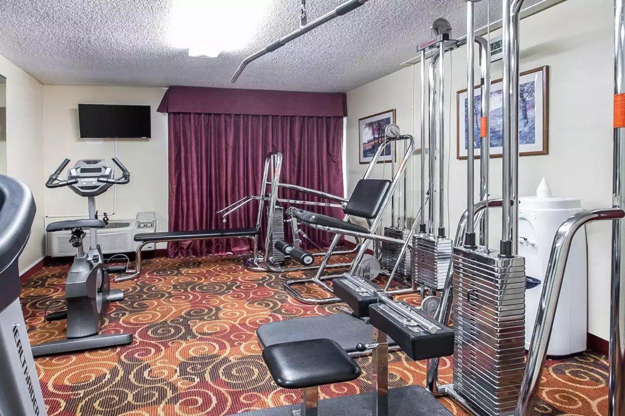 Quality Inn & Suites Kansas City I-435N Near Sports Complex Eksteriør bilde